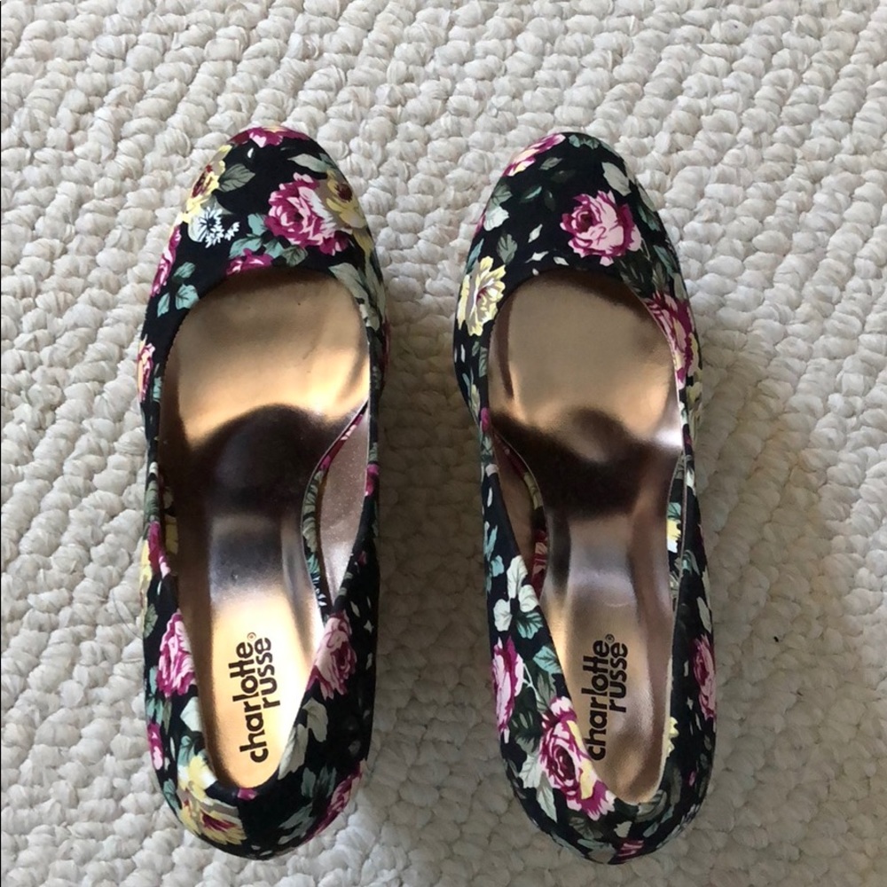 Flower 🌼 print summer sandals!